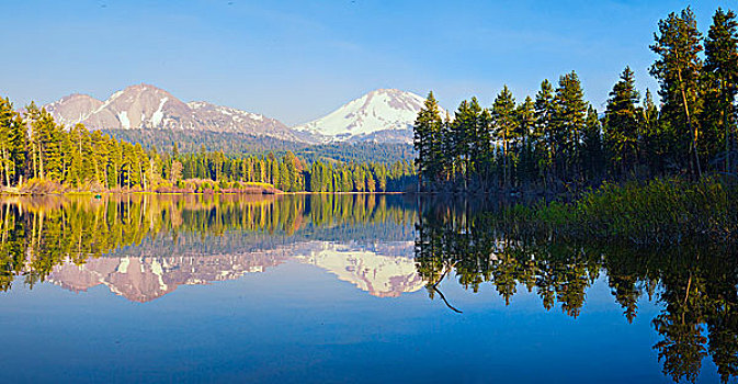 湖,拉森火山国家公园,加利福尼亚,美国