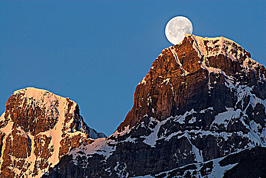 月亮,上方,攀升,卡夫拉,班芙国家公园,艾伯塔省,加拿大