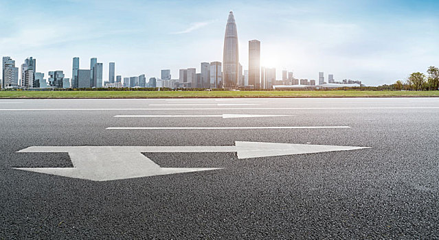 高速公路和天空云彩和建筑景观