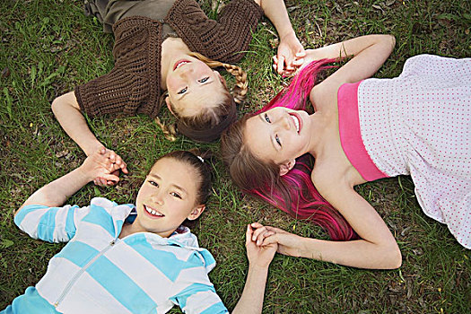 艾伯塔省,加拿大,三个女孩,卧,草地,握手,形状,星
