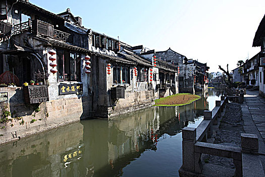 西塘,古镇,建筑,胡同,河道,旅游,热闹,房子,客栈,酒吧,商店,小吃,店铺,招牌,幌子,繁华,江南,水乡,小桥