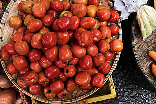 篮子,西红柿,出售,市场货摊,琅勃拉邦,老挝