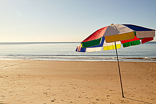 海边的太阳伞
