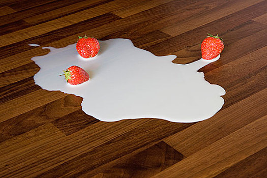 草莓,溢出,牛奶