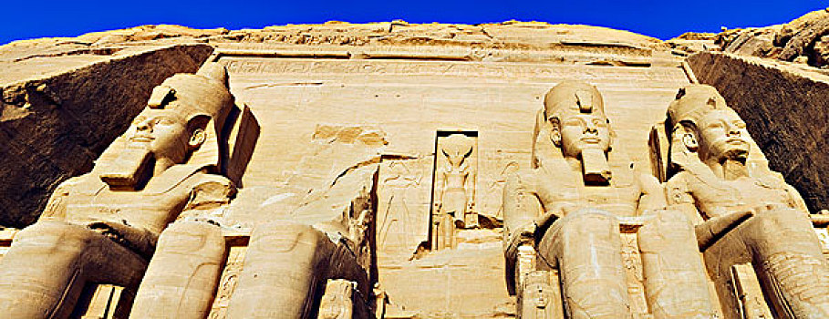 埃及,阿布辛贝尔神庙,拉美西斯二世神庙,岸边,纳赛尔湖