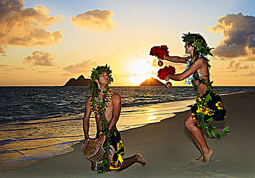 夏威夷,瓦胡岛,年轻,情侣,跳舞,草裙舞,海滩,日出,上方,莫库鲁阿岛,岛屿