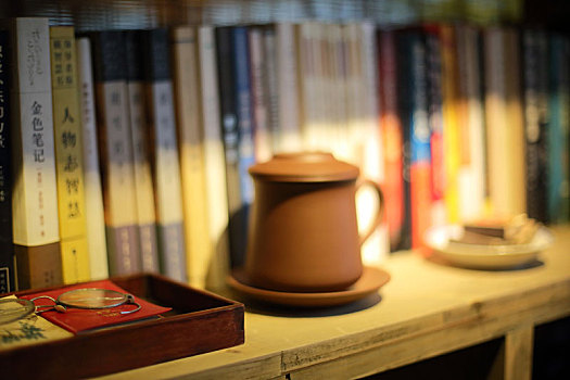 书架,书,茶具,茶壶,铁壶,茶文化,茶碗,古韵,茶道,特写,茶桌