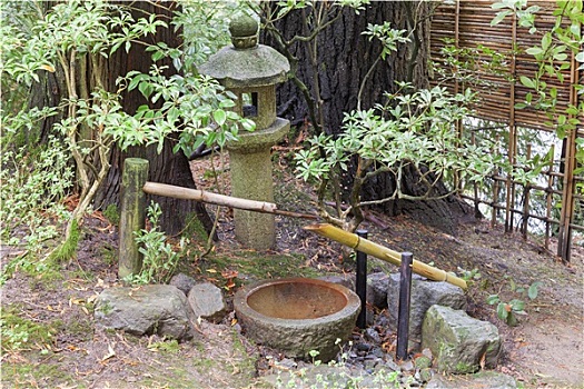 喷水池,石灯笼,日式庭园