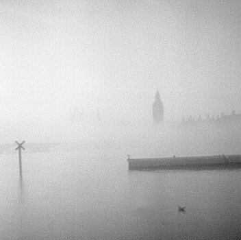 威斯敏斯特桥,房子,河,泰晤士河,雾状,白天,伦敦,英国,针孔,照片