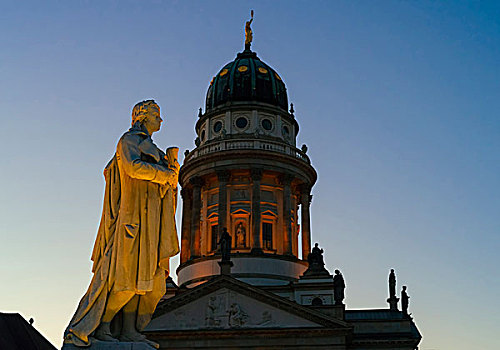 雕塑,御林广场,广场,正面,穹顶,法国大教堂,晚上,柏林,德国,欧洲