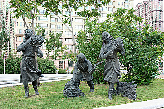 哈尔滨群力新区,雕塑群