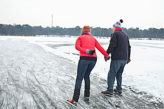 情侣,滑冰,握手