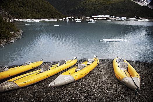 皮划艇,岸边,瓦尔德斯半岛,冰河,湖,阿拉斯加,美国