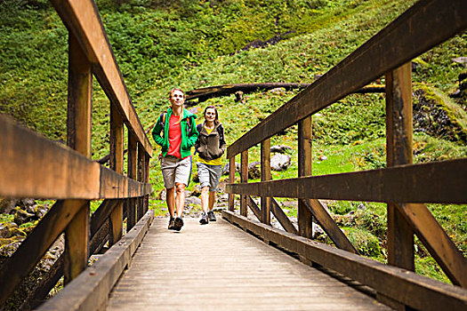 两个女人,远足,哥伦比亚河峡谷,靠近,波特兰,俄勒冈,美国