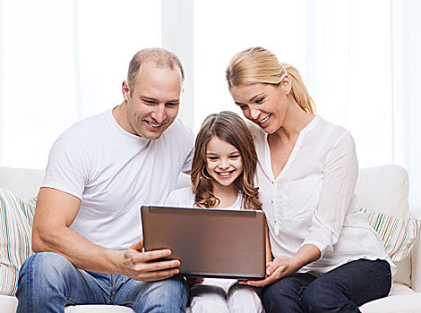 家庭,孩子,科技,家,概念,微笑,父母,小女孩,笔记本电脑,在家