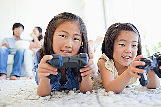 女孩,玩,电子游戏,父母,看,吃