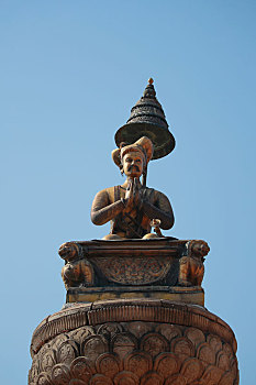 巴德岗古城国王雕像