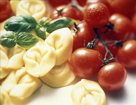 意大利式水饺,西红柿