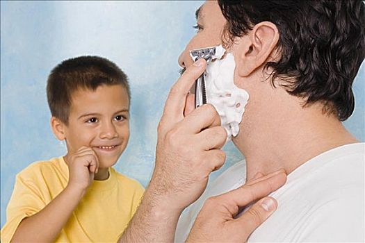 男孩,看,父亲,剃,浴室