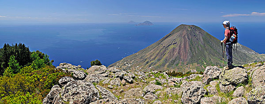 远足者,正面,火山,岛屿,后面,伊奥利亚,利帕里,西西里,意大利南部,意大利,欧洲