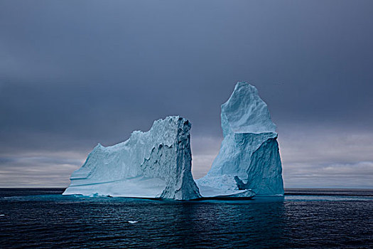 大教堂,冰山,中间,平静,海洋,巴芬湾,西格陵兰,八月,2009年