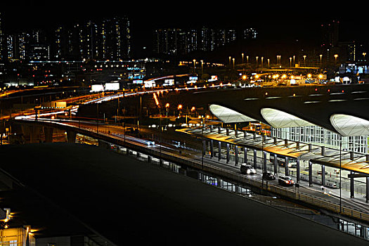 香港赤鱲角国际机场航站楼夜景