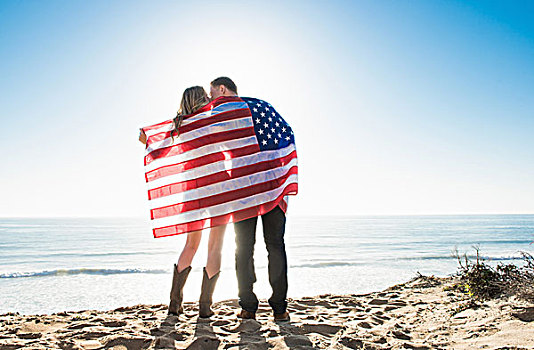 浪漫,年轻,情侣,美国国旗,松树,圣地亚哥,加利福尼亚,美国