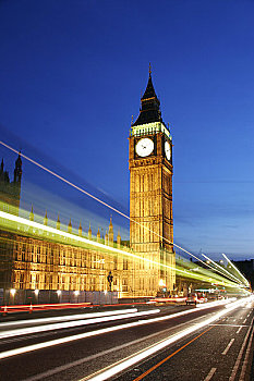 英格兰,伦敦,威斯敏斯特,交通,河流,上方,威斯敏斯特桥,夜晚,离开,小路,亮光,正面,大本钟,议会大厦