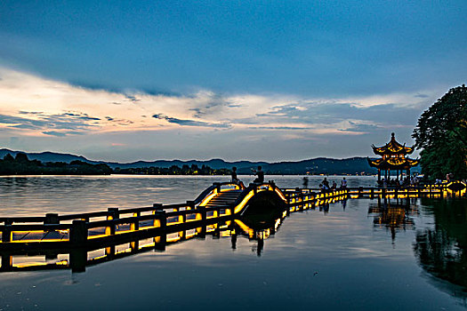 杭州西湖夜景双投桥