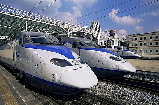 韩国,首尔,首尔火车站,高速列车