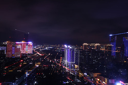 璀璨灯光扮靓城市夜空,港城日照简直美爆了