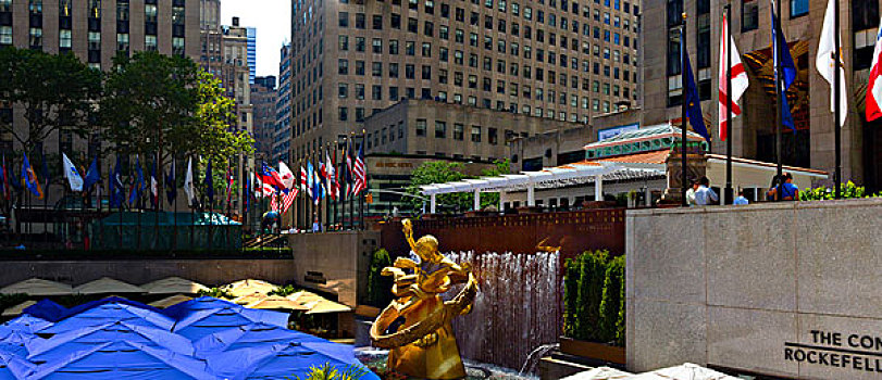 洛克菲勒中心下沉式花园广场·金色雕塑