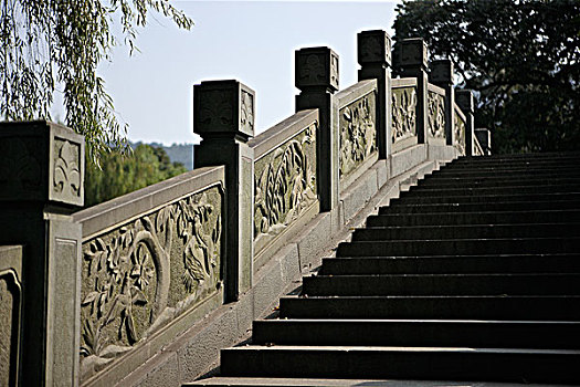 石桥雕花栏杆