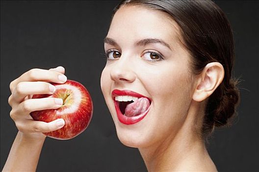 女人,吃,红苹果,舔嘴唇