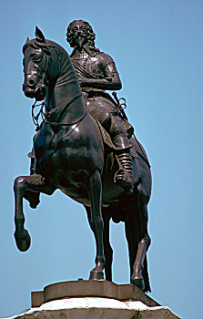 骑马雕像,17世纪,艺术家