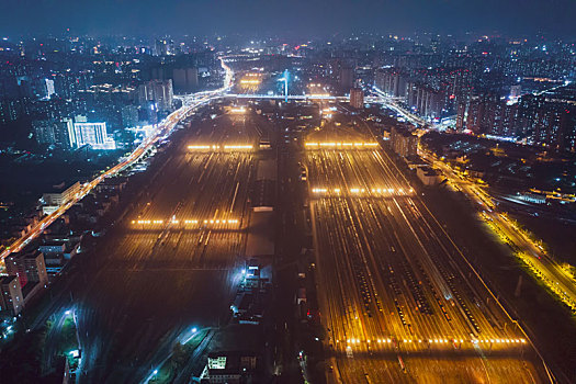 航拍河南郑州北站铁路编组站编组场货物列车夜景