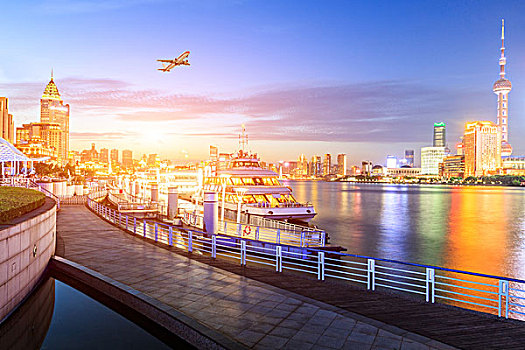 上海陆家嘴建筑风光在黄昏