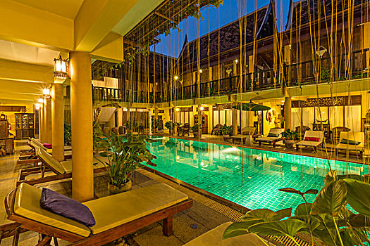 宾馆酒店游泳池