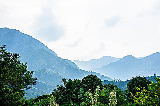 桂林山景秋色