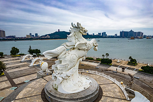 广西防城港西湾龙马明珠雕塑
