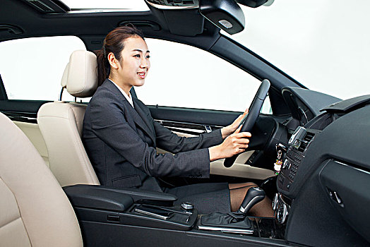 亚洲商务女士的汽车生活