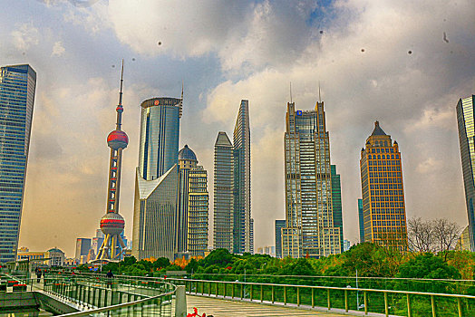 上海浦东东方明珠全景