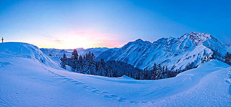 黎明,俯视,萨尔札赫河谷,贝希特斯加登阿尔卑斯山,巴伐利亚,德国,欧洲