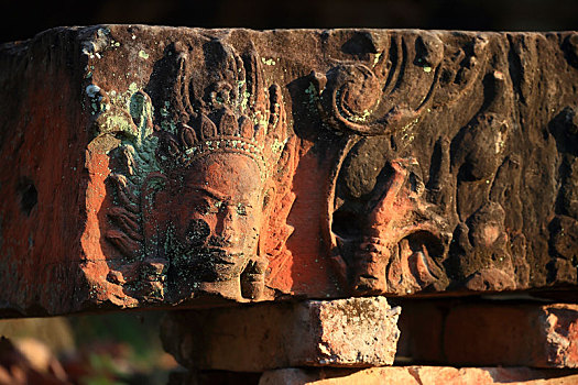 柬埔寨吴哥通王城巴戎寺精美的浮雕
