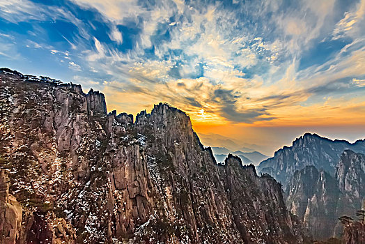 安徽省黄山市黄山风景区飞来石自然景观