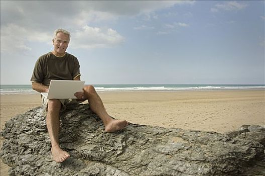 男性,海滩,电脑