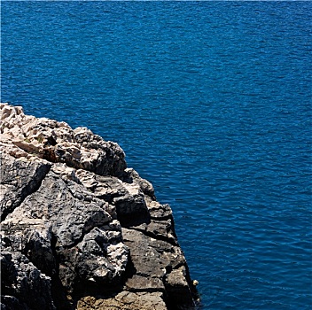 岩石海岸,蓝色海洋