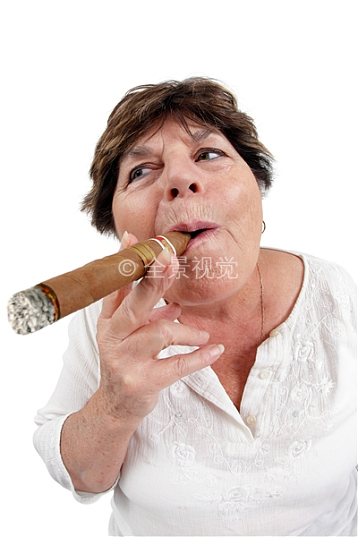 老奶奶抽烟的图片表情图片