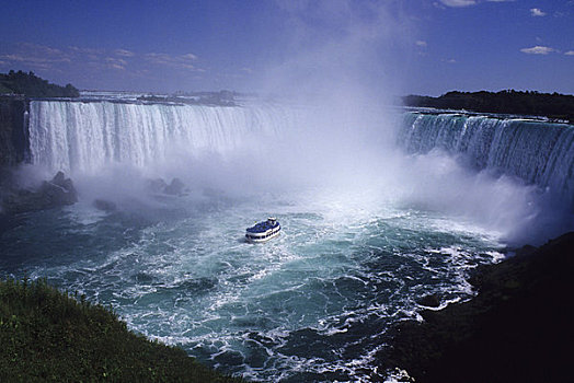加拿大,安大略省,尼亚加拉河,尼亚加拉瀑布,马蹄铁瀑布,雾中少女号