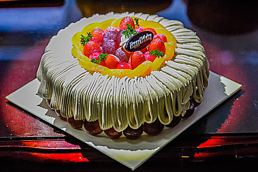 蛋糕,红浆果,醋栗,奶油蛋糕,happy,birthday,生日快乐,幸福,开心,水果味,浪漫,节日,生日,重要